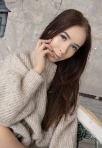 MADISON escort available in Izmir