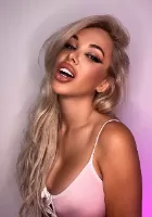 Russian busty escort Victoria